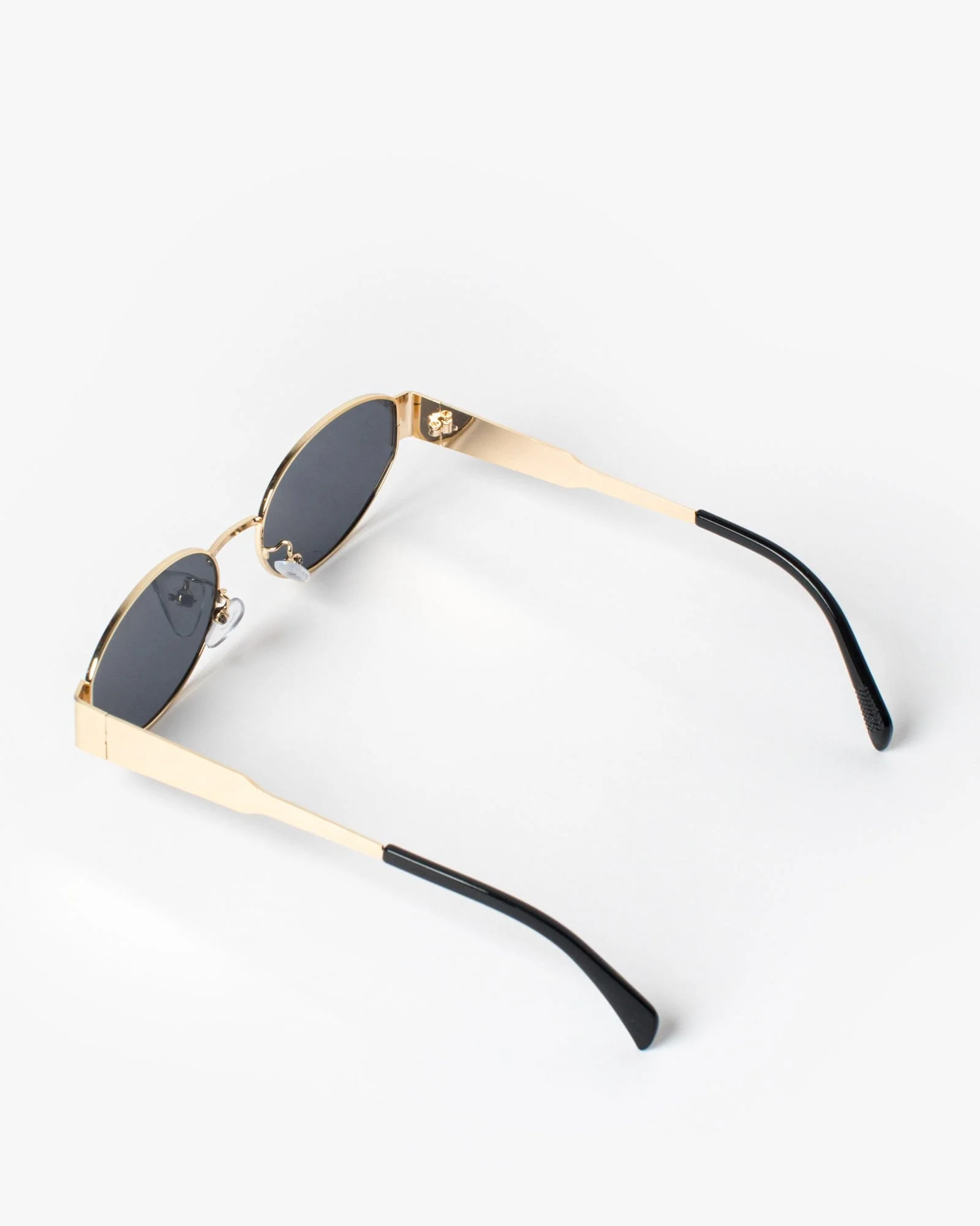 Black Oval Metal Detail Sunglasses - Image 4