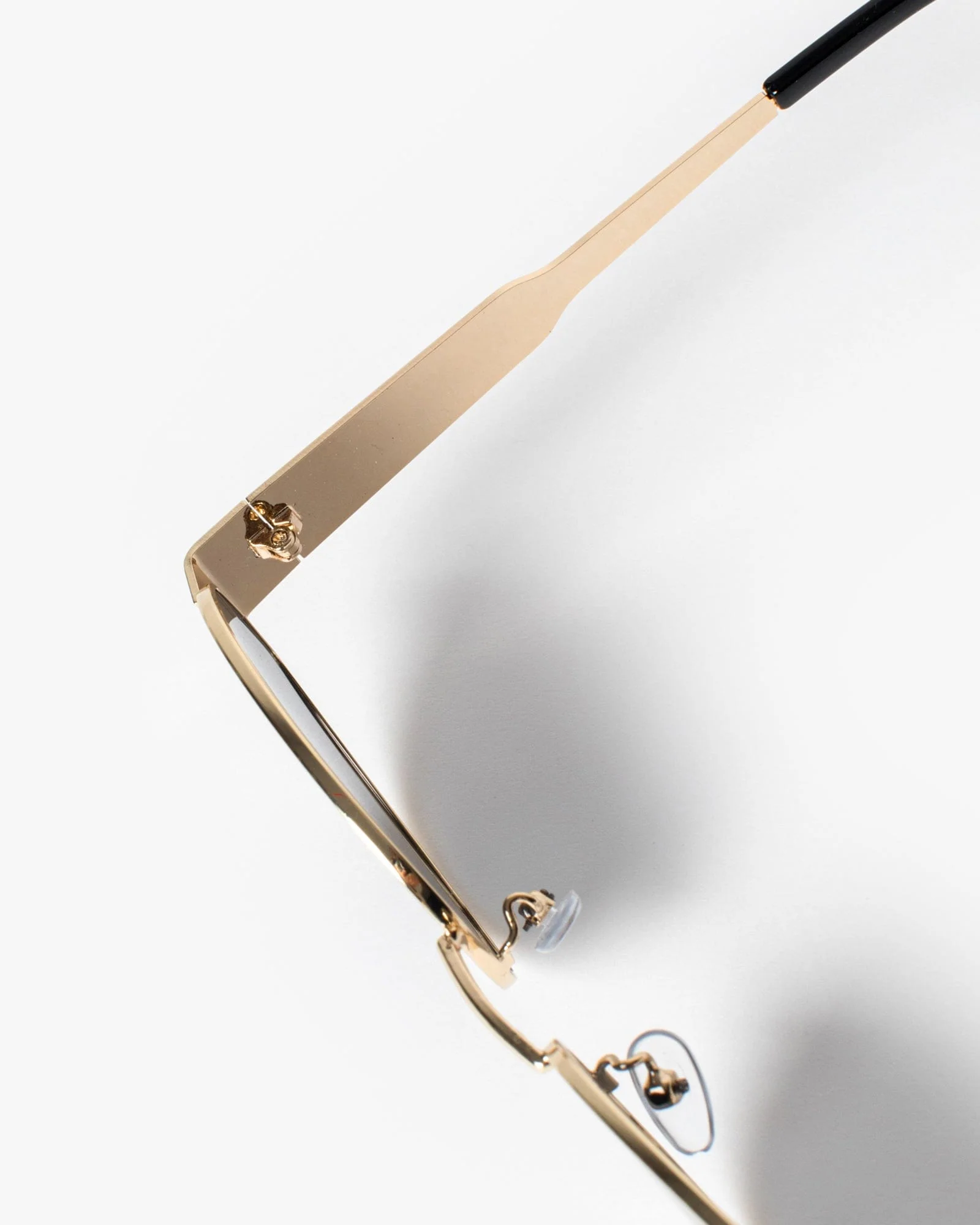 Black Oval Metal Detail Sunglasses - Image 5