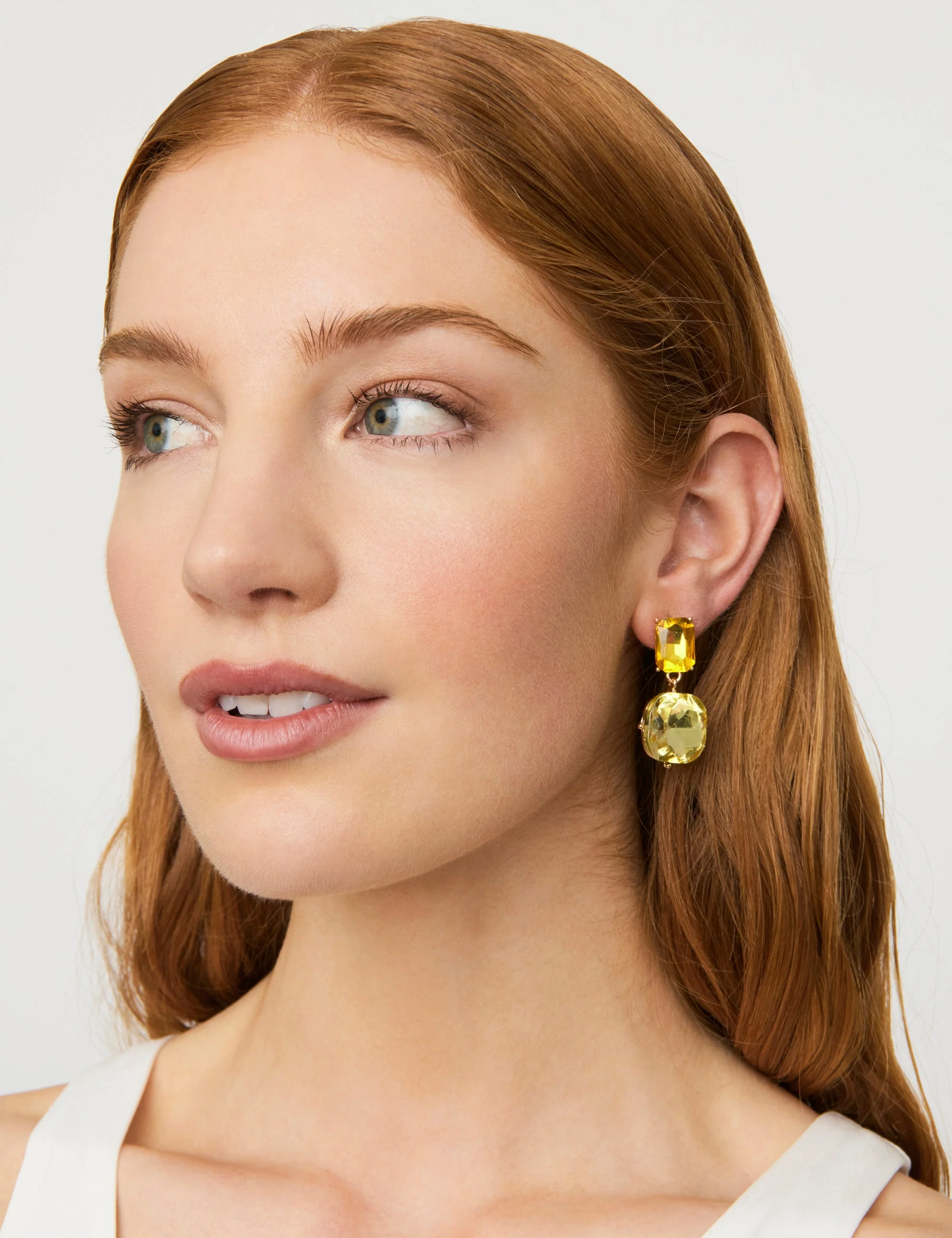 GLIMMER DROP EARRING - Image 4