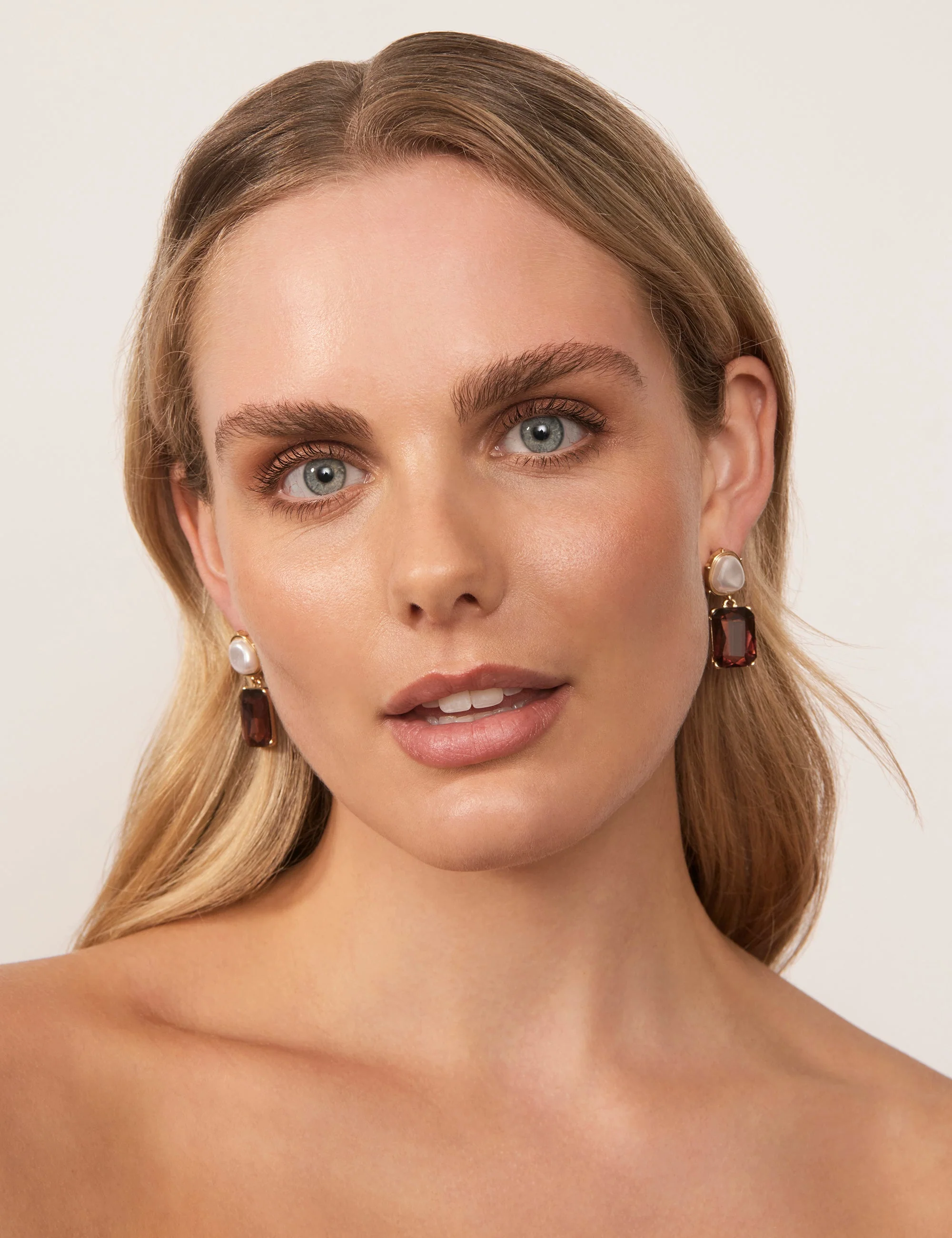 PEARLINE RECTANGLE STONE EARRING - Image 5