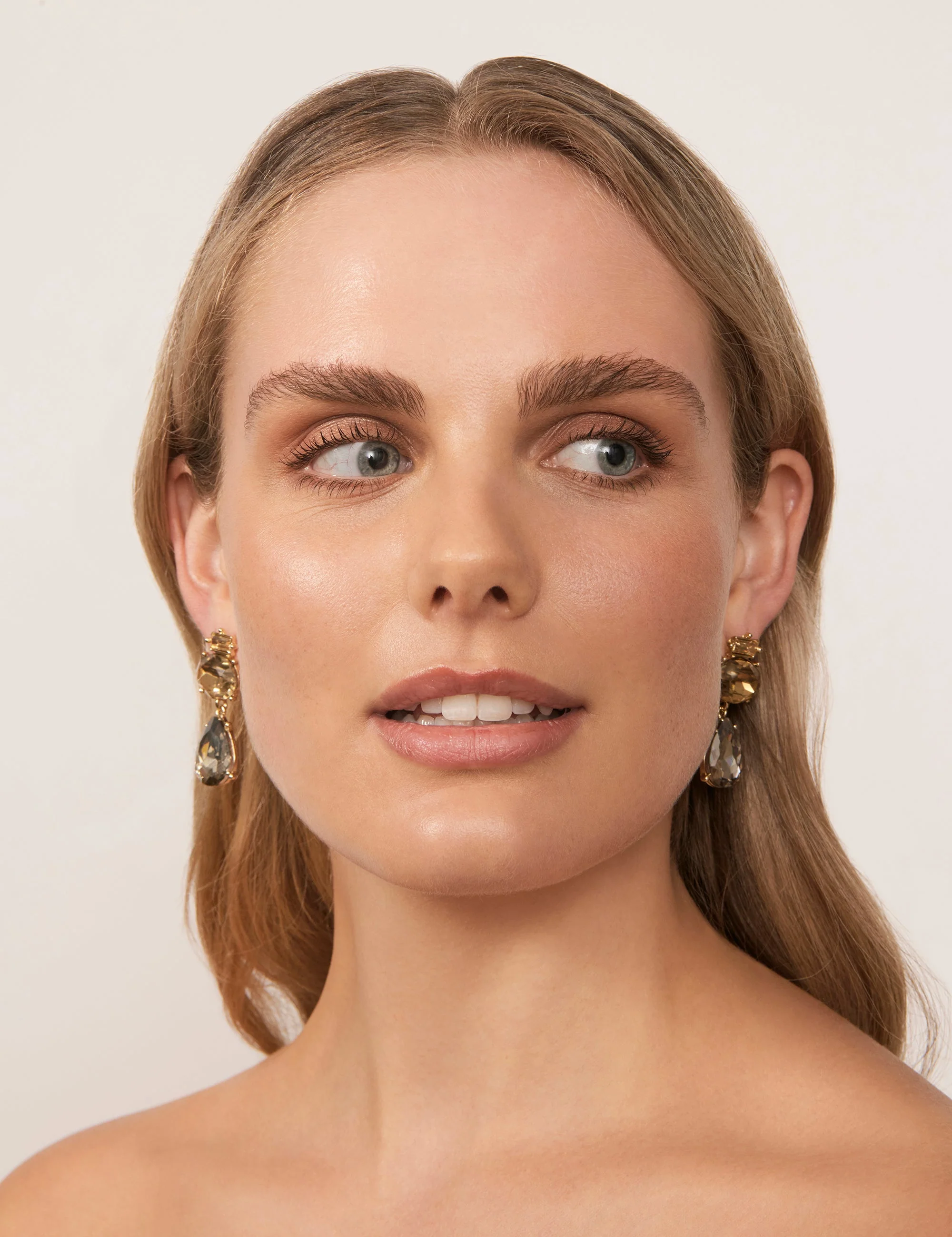 ROMANCE DROP EARRING - Image 2