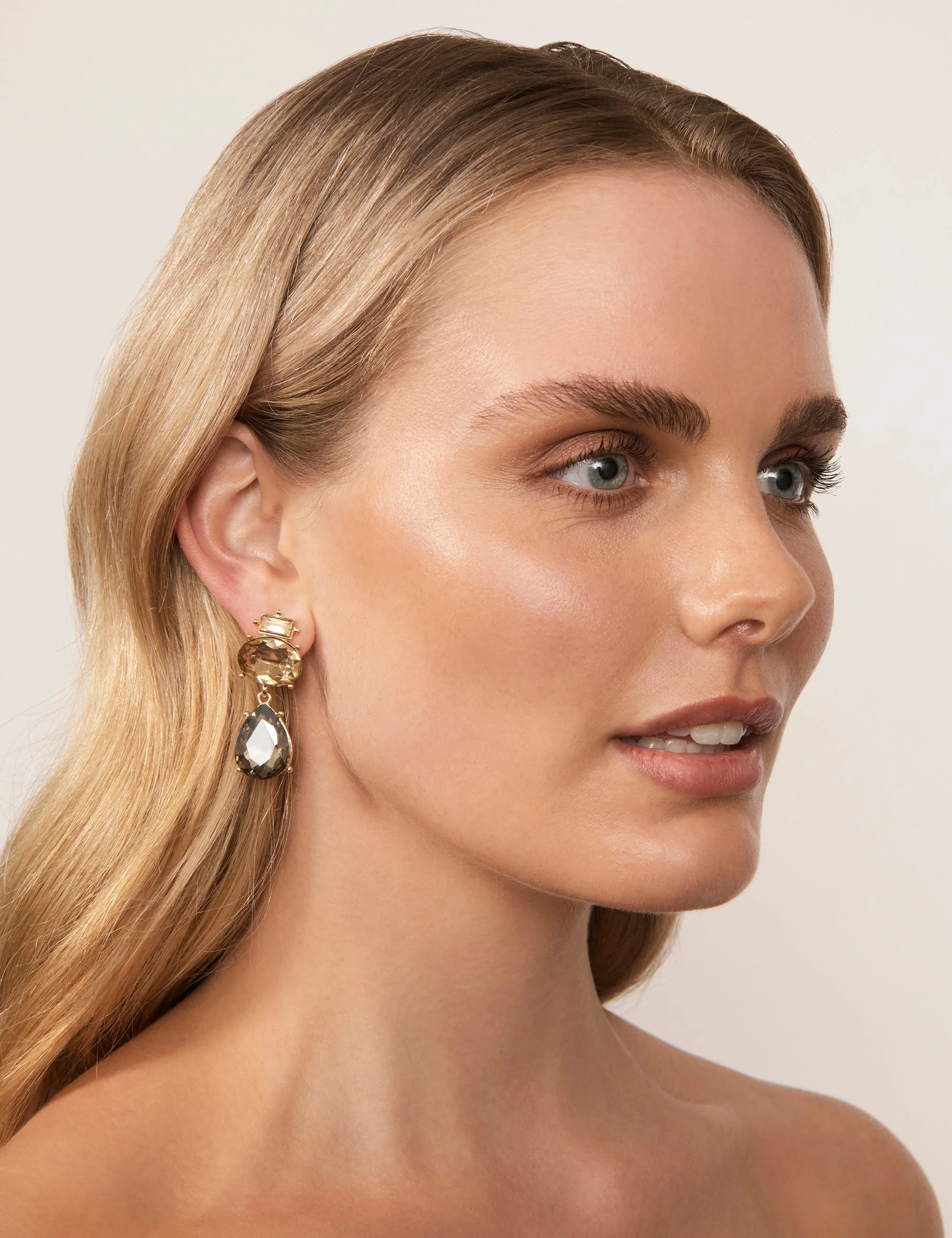 ROMANCE DROP EARRING - Image 6