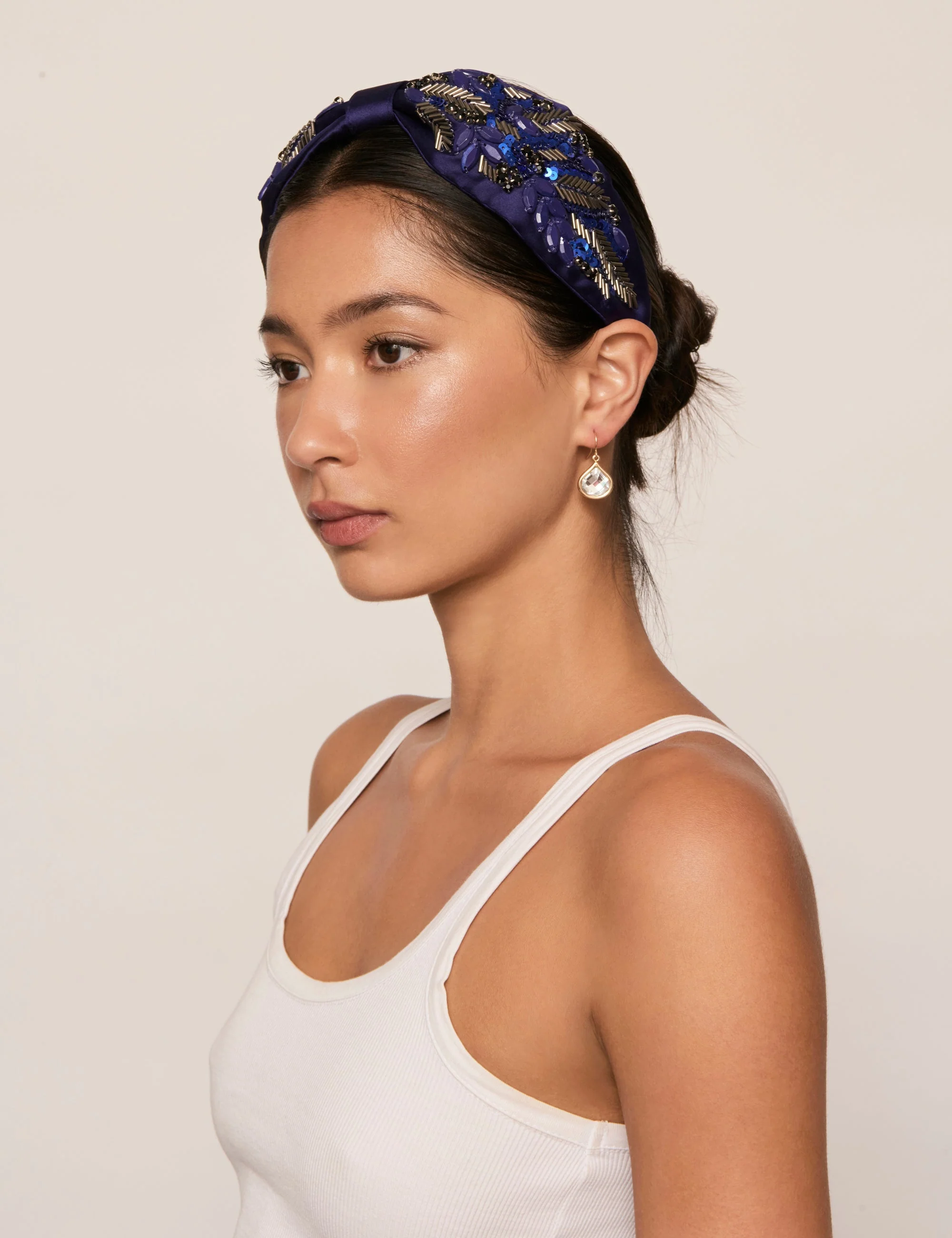 SATIN FEATHER SOFT FORM HEADBAND - Image 5