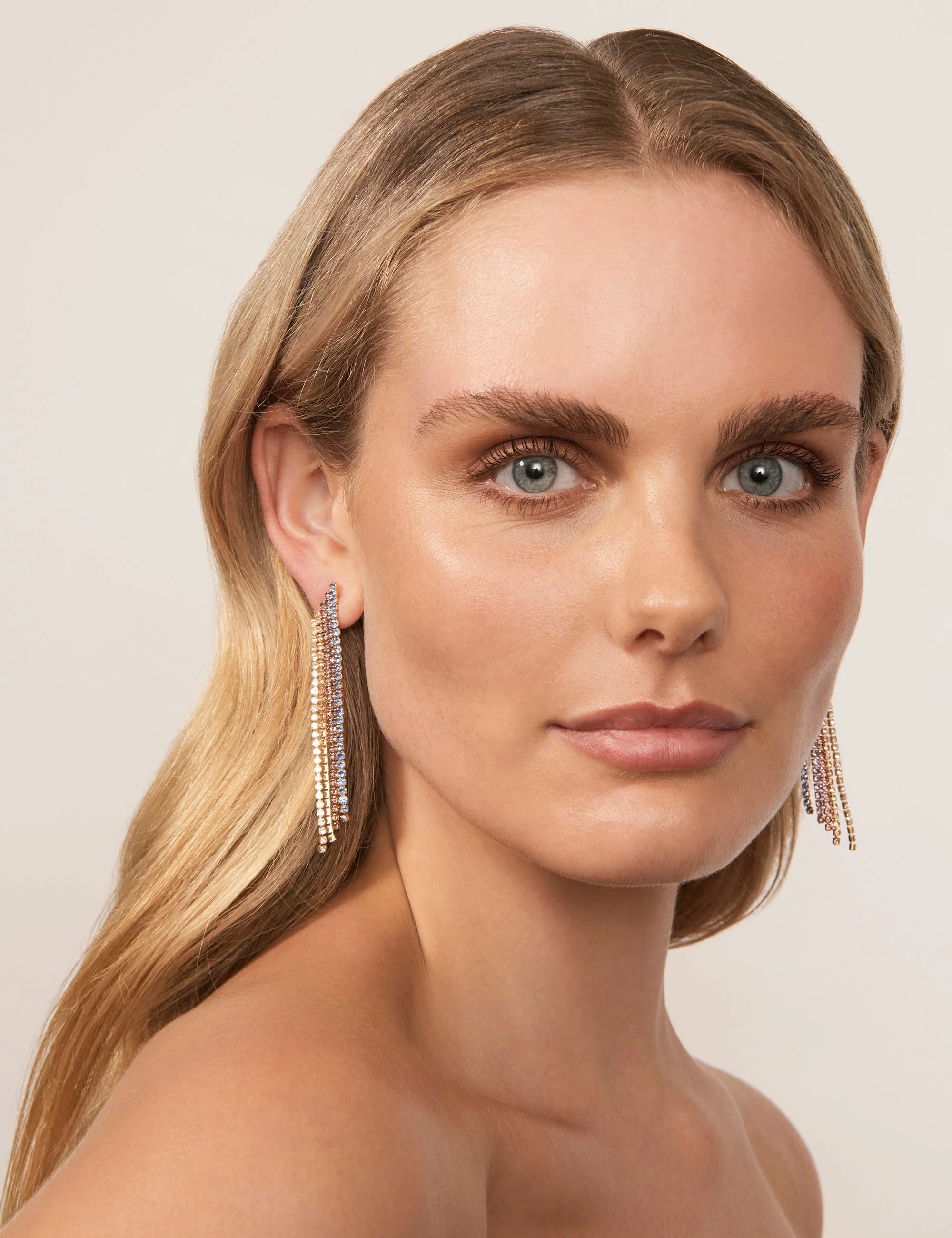 SIMPLE OMBRE DRAPE EARRING - Image 6