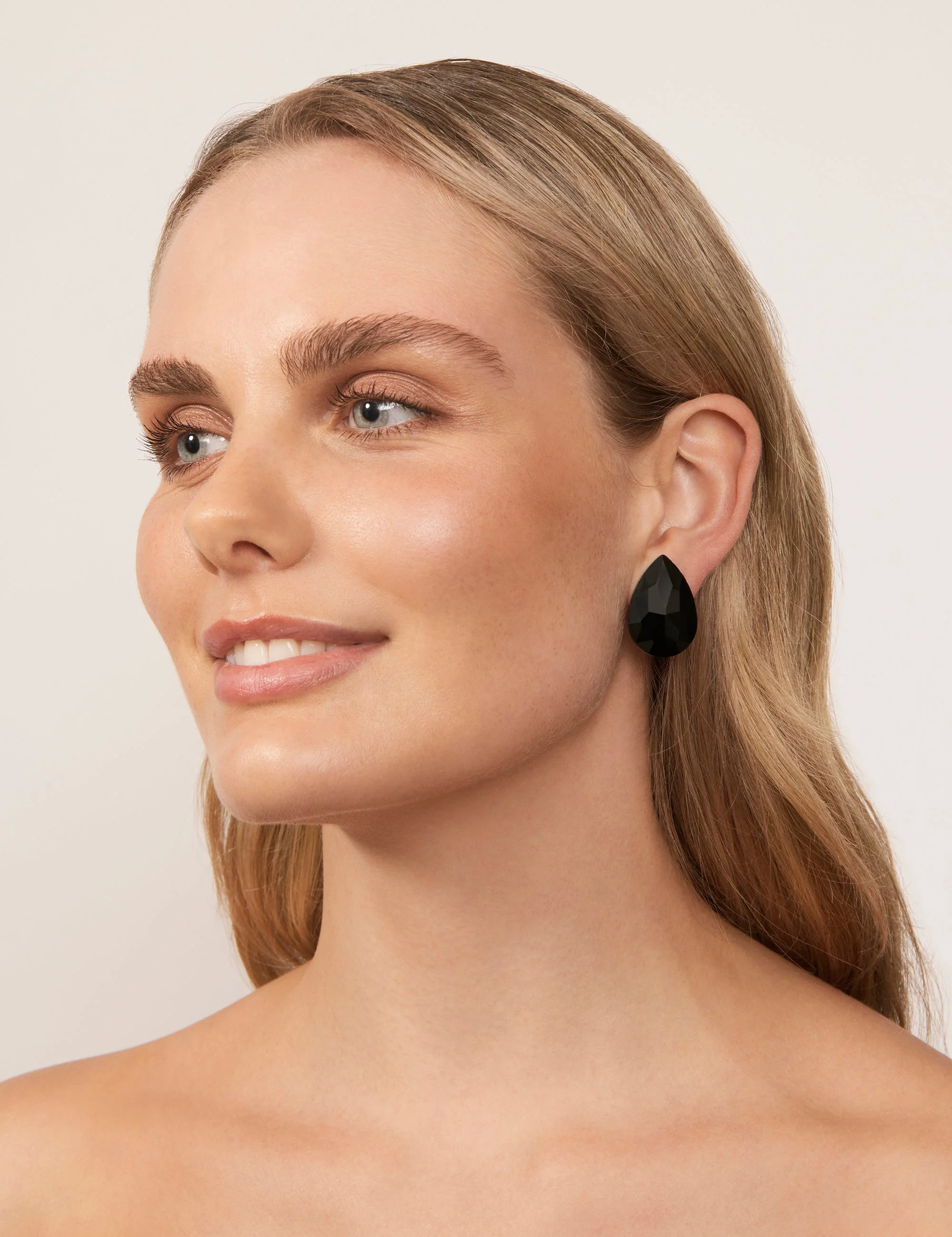 SOLOIST TEARDROP CLIP EARRING - Image 2