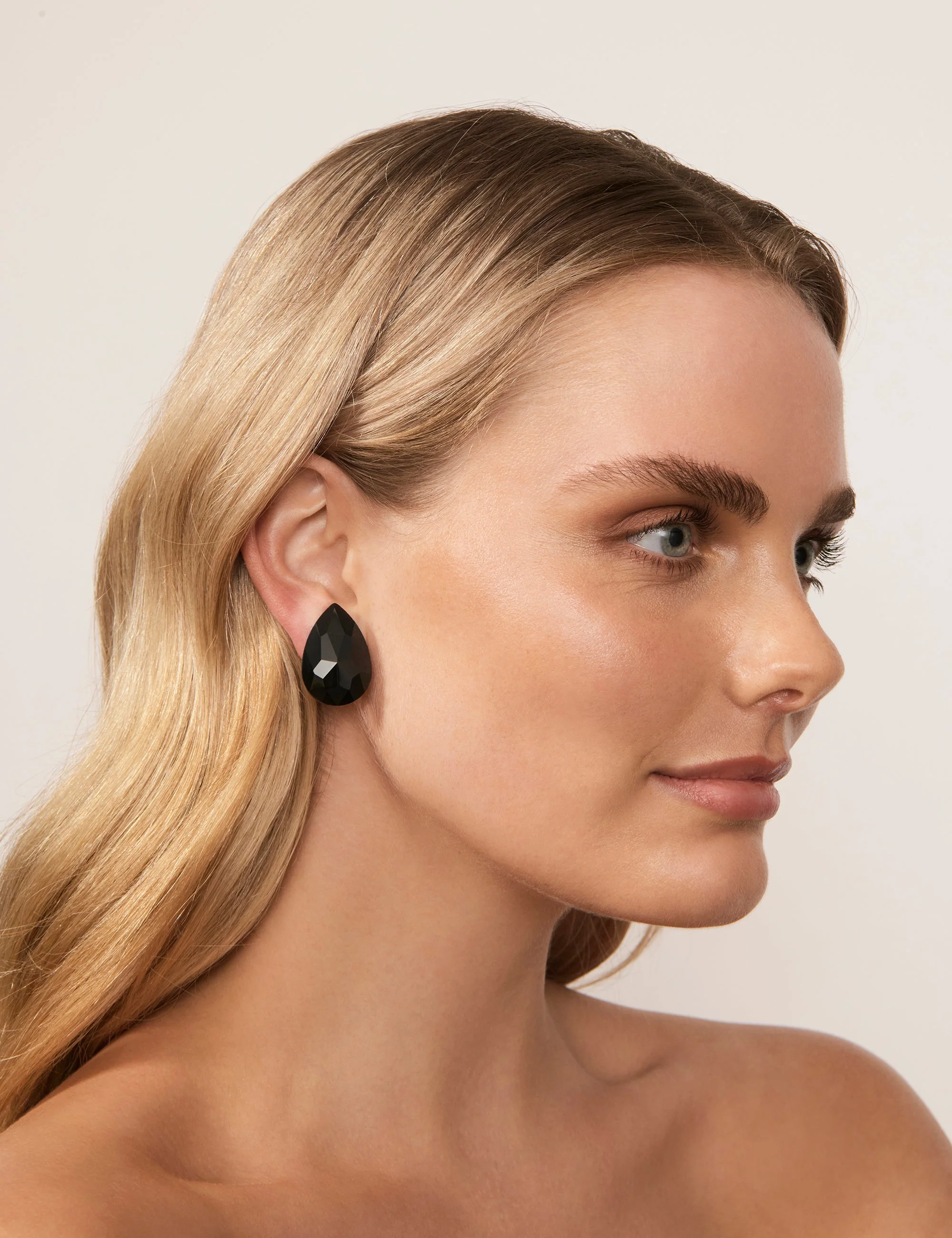SOLOIST TEARDROP CLIP EARRING - Image 5