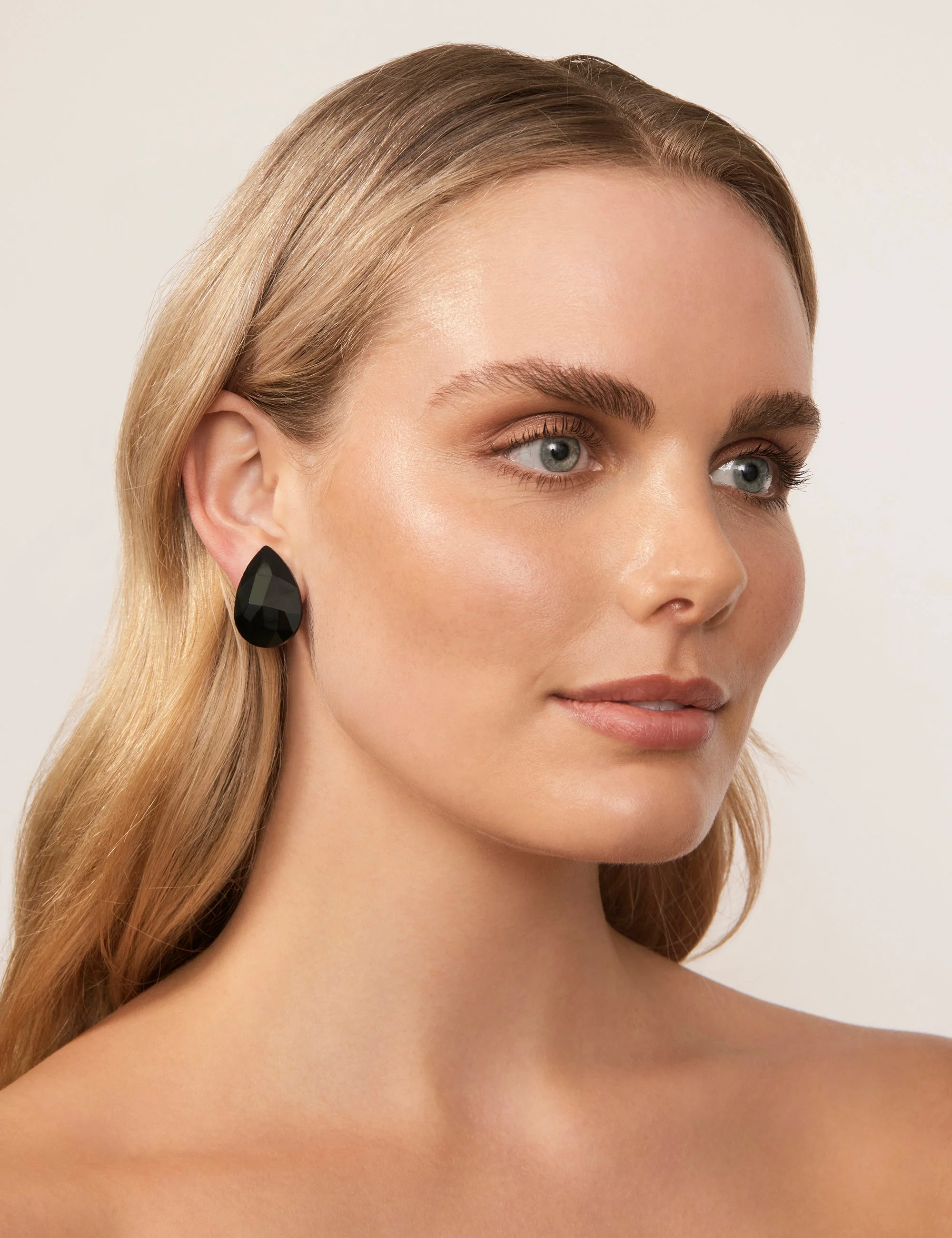 SOLOIST TEARDROP CLIP EARRING - Image 6