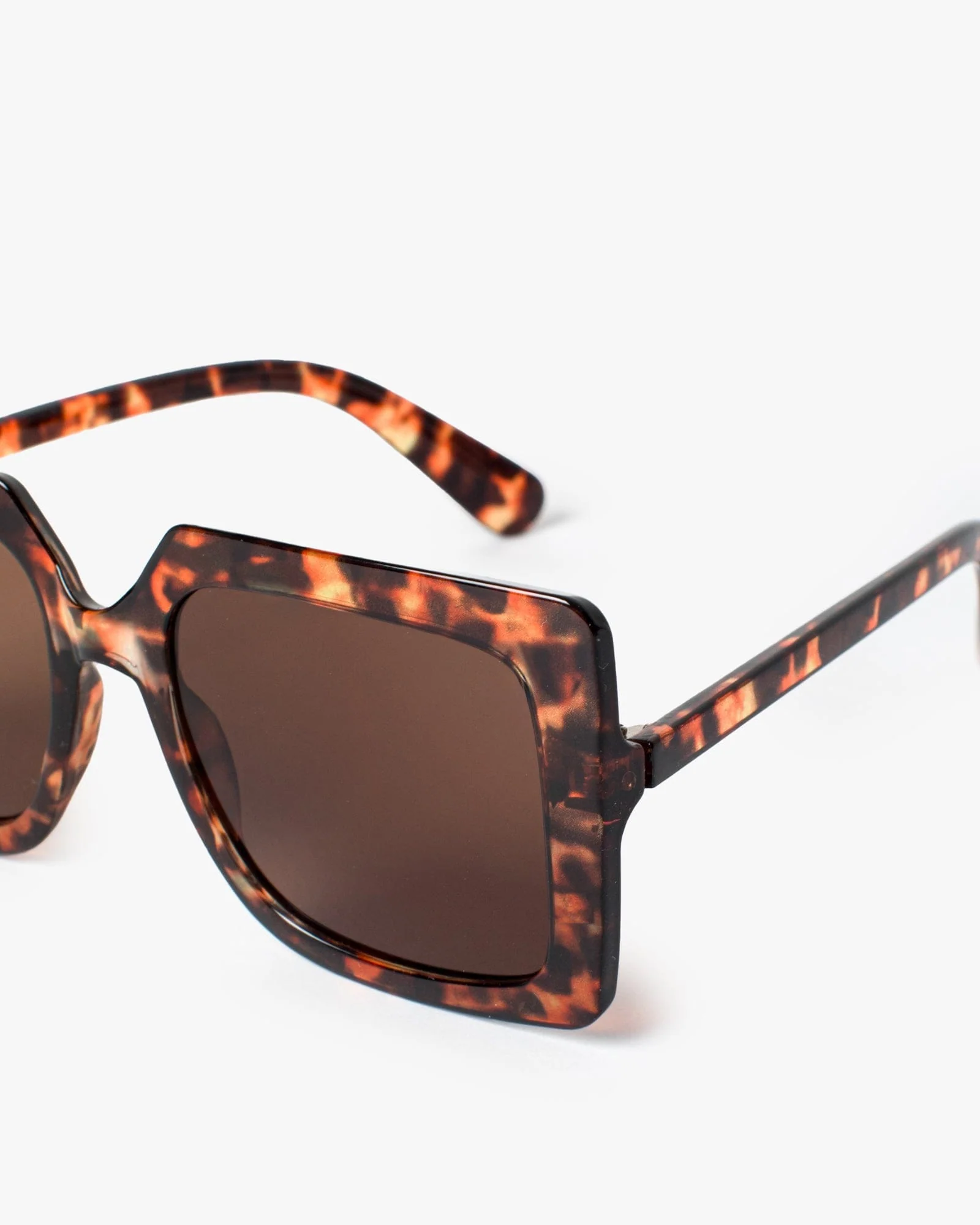 Tortoiseshell Square Print Sunglasses - Image 4