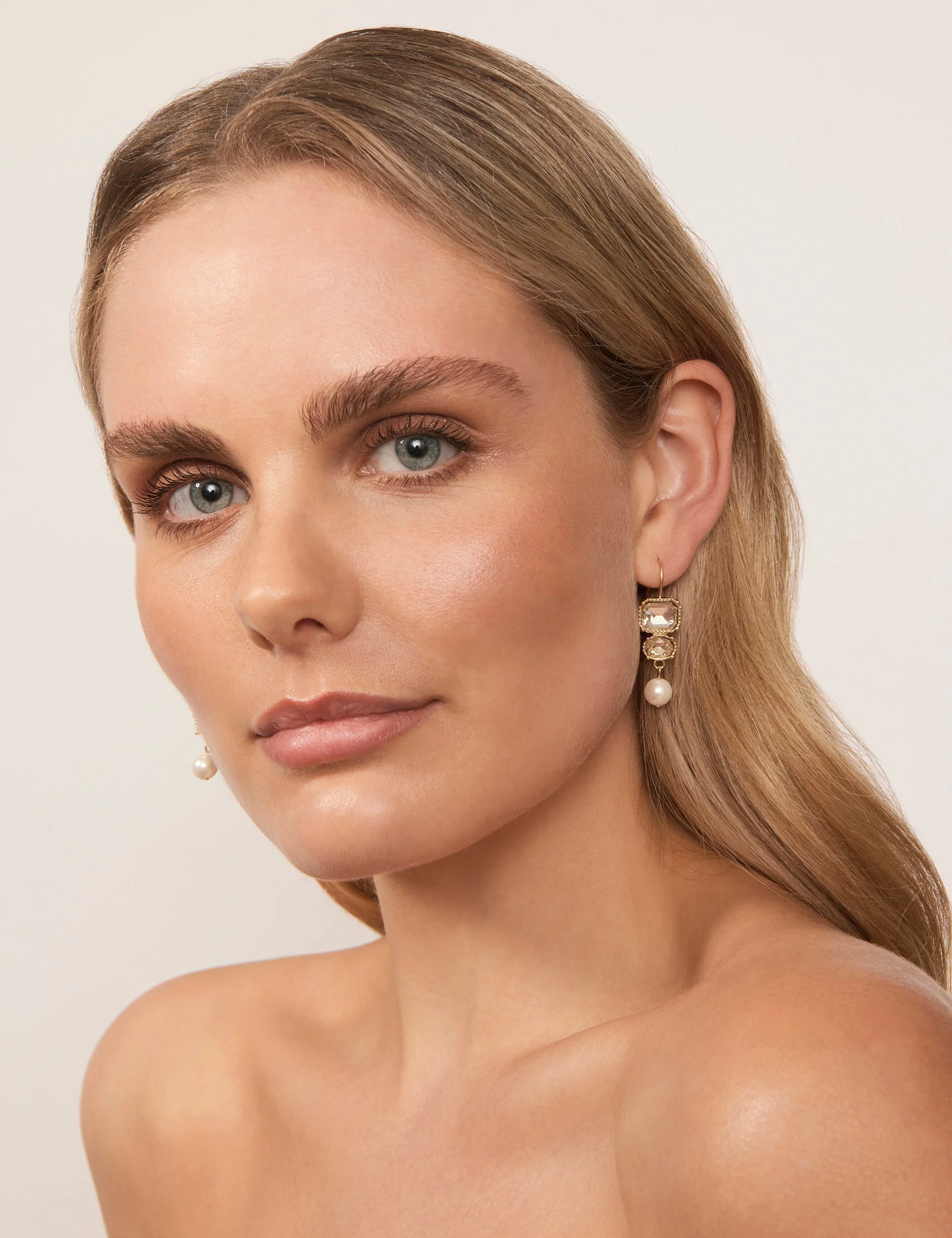 VISTA PEARL DROP EARRING - Image 2