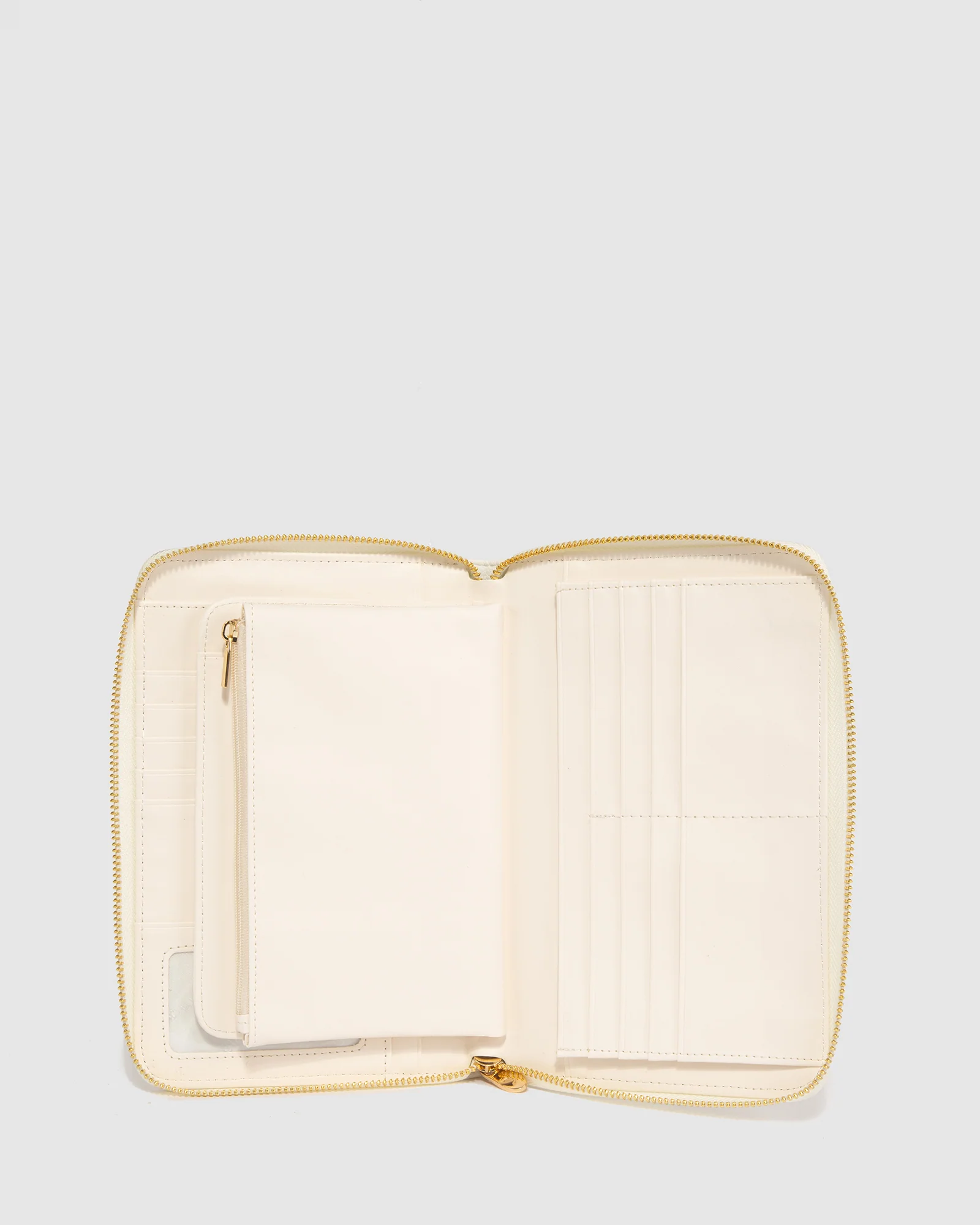 White Suzanah Travel Wallet - Image 5